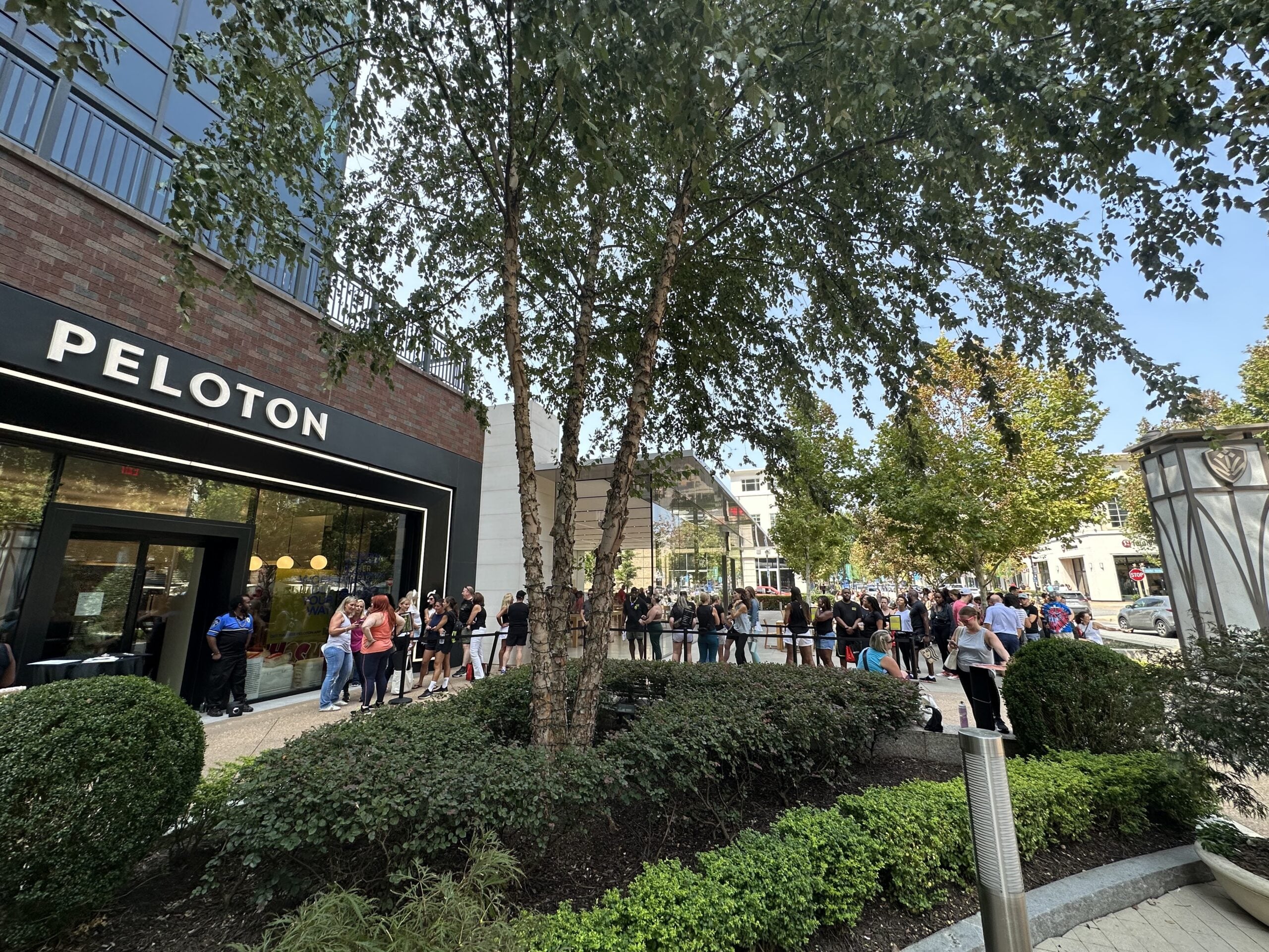 Line outside of Club Hosky event.