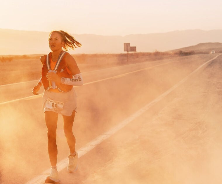 Susie Chan running Badwater. Image credit Peloton.