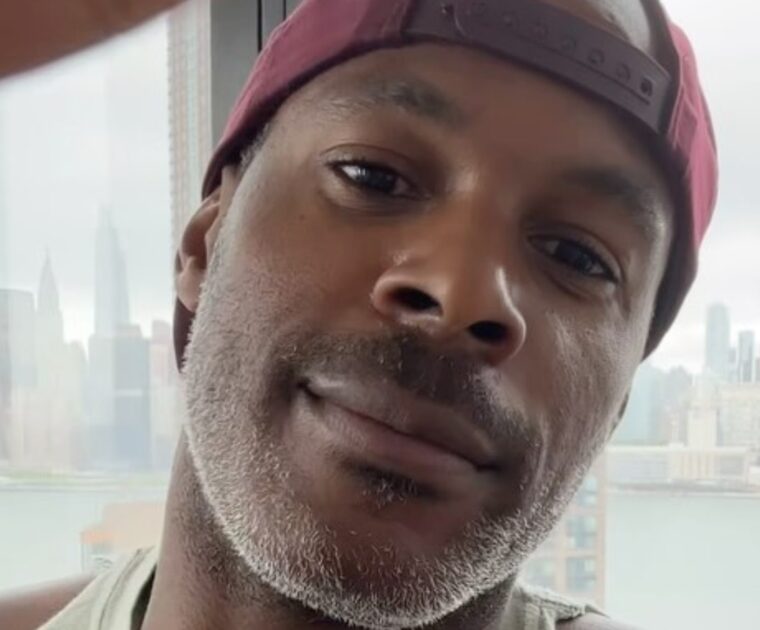 Adrian Williams announcing his new website.