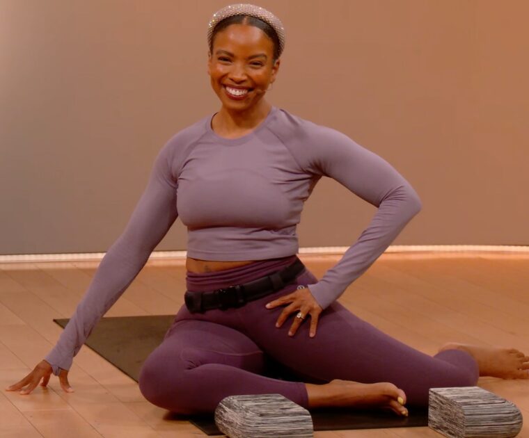 Chelsea Jackson Roberts' Floor Poses program on Peloton