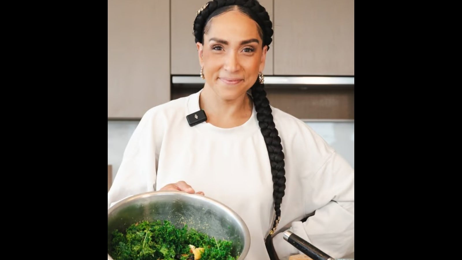 Robin Arzon in her kitchen. Image credit Robin Arzon Instagram.