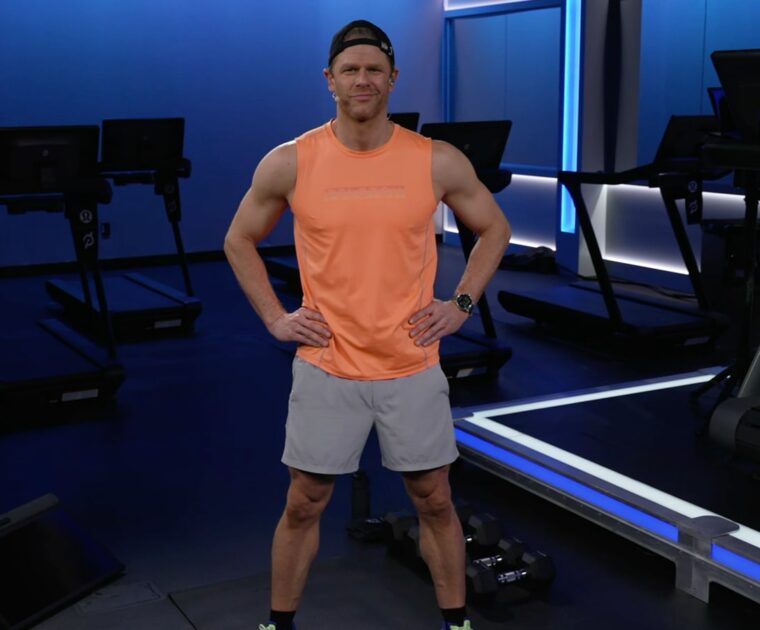 Andy Speer teaching a Hyrox Training Tread bootcamp class.